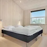Сasa de vacaciones 5 Bedroom Pet Friendly In *