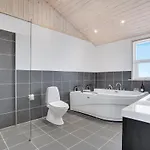 5 Bedroom Pet Friendly In
