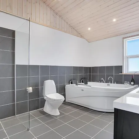 In With Sauna