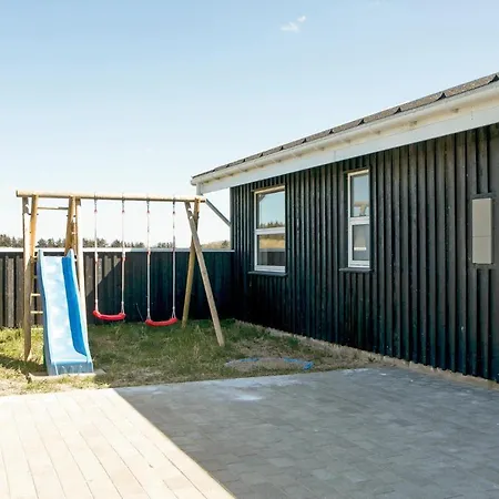 Holiday home 5 Bedroom Pet Friendly In Lokken